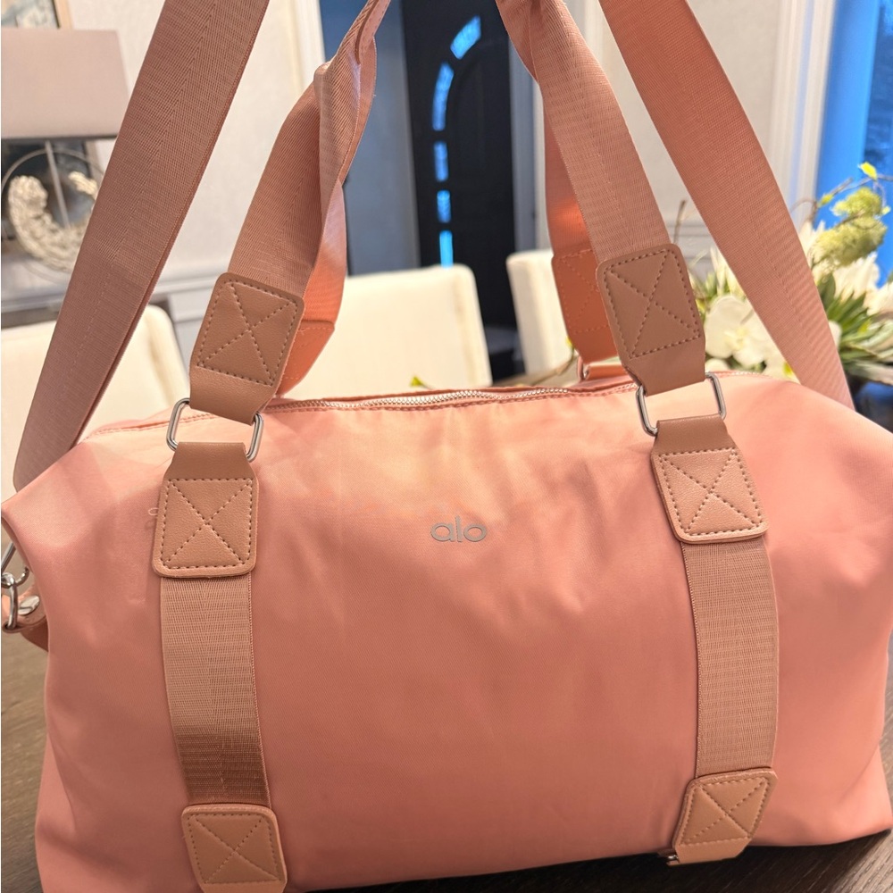 ALO Yoga Blush Pink Travel Bag - Picture 3 of 8